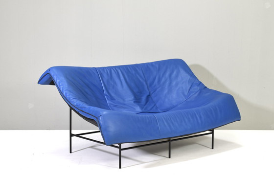 Image 1 of Schmetterling Sofa In Blau Leder Von Gerard Van Den Berg Für Montis