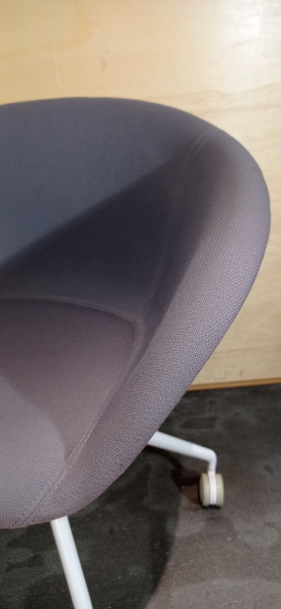 Image 1 of ARPER Duna 02 Sessel auf Rollen aus hellgrauer Kvard- Wolle von Studio LAM