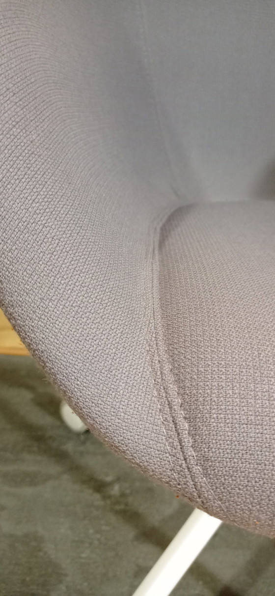 Image 1 of ARPER Duna 02 Sessel auf Rollen aus hellgrauer Kvard- Wolle von Studio LAM