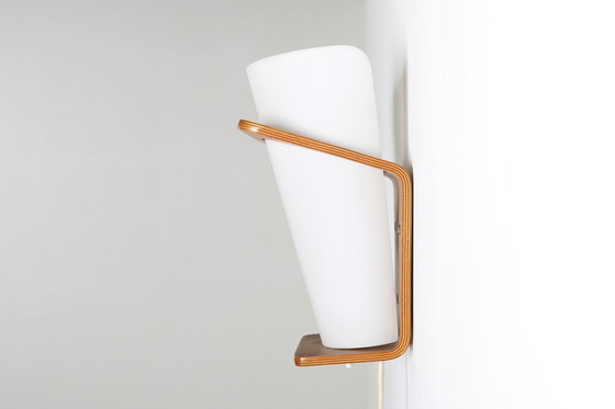 Image 1 of Wandleuchte Nx 41 von Louis Kalff für Philips aus gebogenem Teak-Sperrholz, 1959