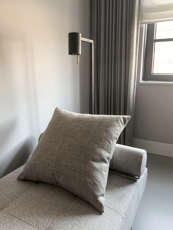 Image 1 of Taupefarbene Claudi-Kissen