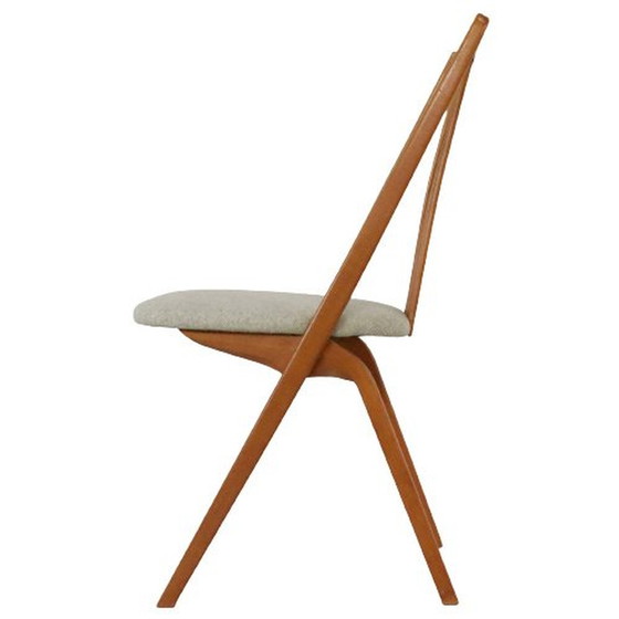 Image 1 of 4 schwedische Esszimmerstühle „Hakafot“.