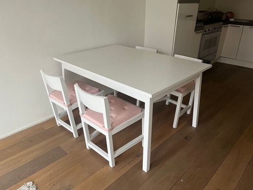 Atelier Van Lieshout - Moooi Shaker 4 Stühle + Tisch