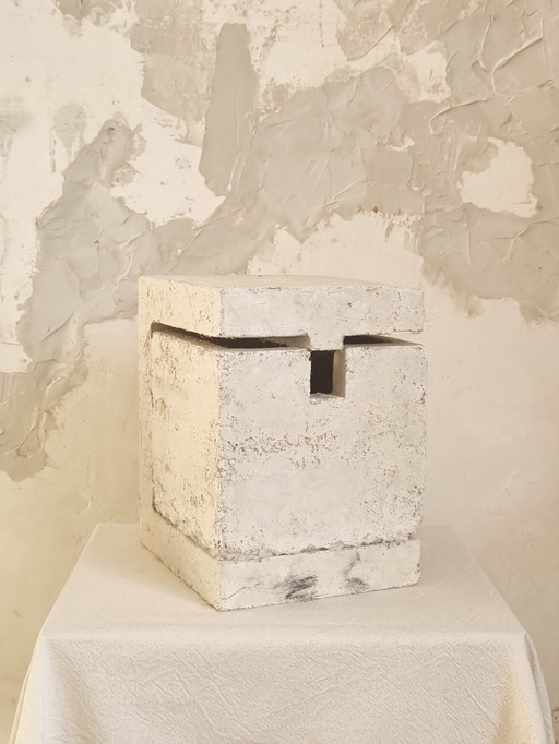 Brutalistisches Nistkasten-Vogelhaus von Knut Wentink, Meisenkasten aus Beton