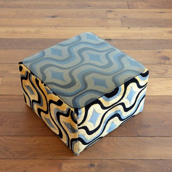 Image 1 of Italienischer Samt-Pouffe, 1970