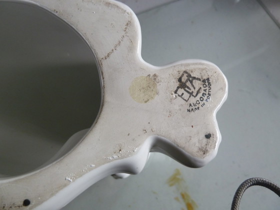 Image 1 of Weißer Panzer aus Keramik mit Glasaugen Elpa Alcobaça, Portugal