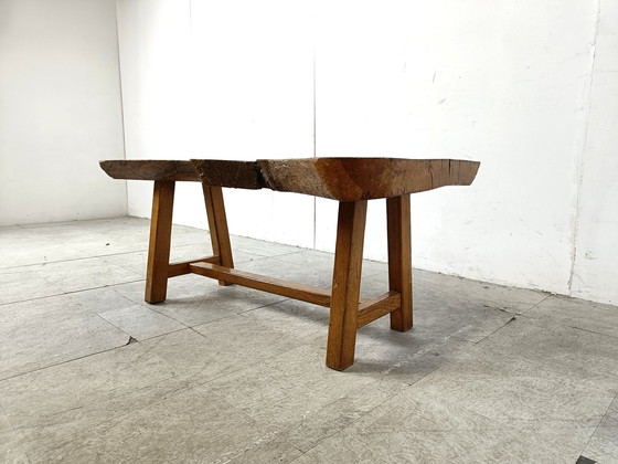 Image 1 of Die Tiefe: Brutalistischer Couchtisch aus Holz, 1960er Jahre