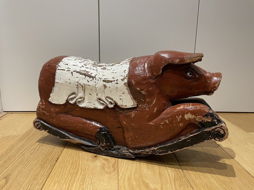 Antikes Hobble-Schwein aus dem frühen 20. Indonesisches, handgefertigtes Unikat.