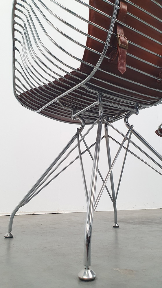 Image 1 of 2 Design-Drahtstühle Chrom mit cognacfarbenen Sitzpolstern