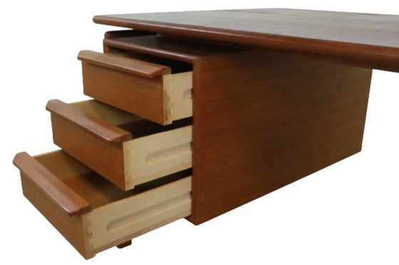 Image 1 of GV Mobler Langenhagen bureau