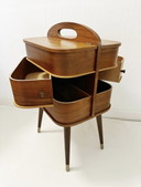 Mid-Century Nähkästchen