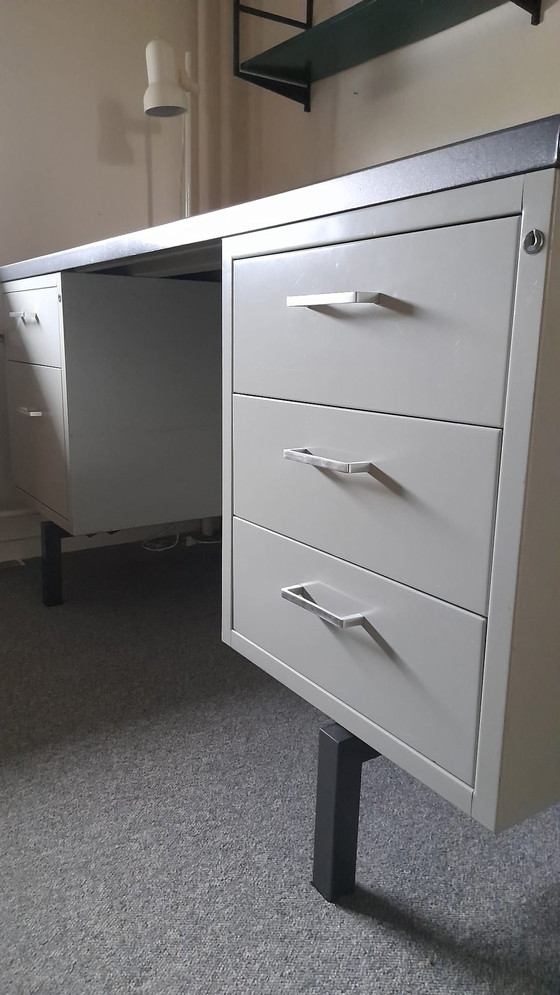 Image 1 of Gispen AR Cordemeyer Schreibtisch