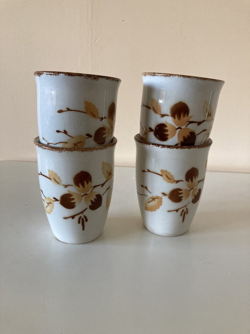 Satz von 4 Vintage-Tassen