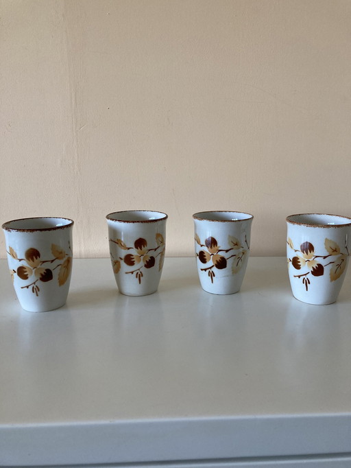Satz von 4 Vintage-Tassen