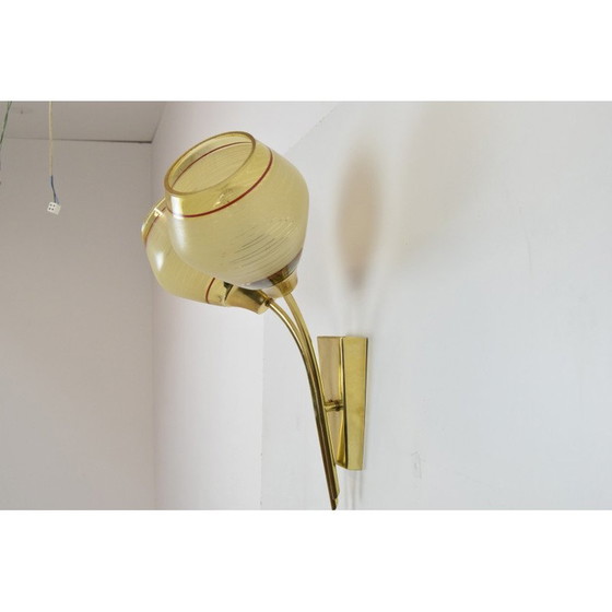 Image 1 of Mid Century Wandleuchte aus Glas und Messing von Kamenicky Senov, Tschechoslowakei 1960er Jahre