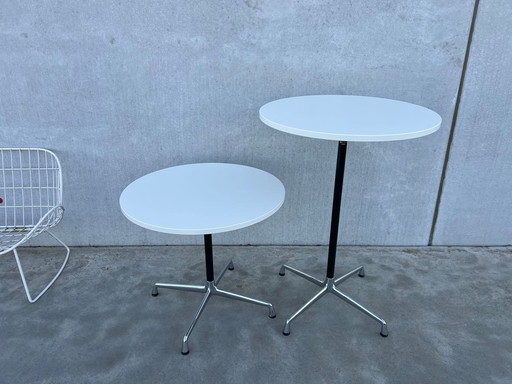 2X Vitra Eames Segmentierte Tische