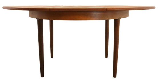 Image 1 of Runder ausziehbarer Esstisch 'Cheetham' Vintage