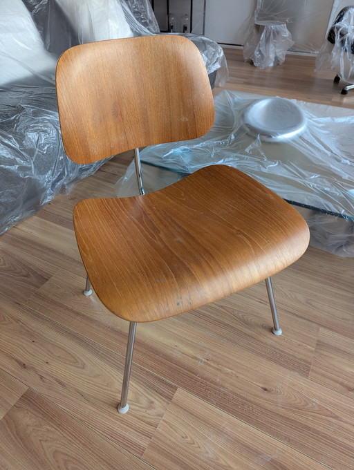 Herman Miller 'Eames' DMC (Esszimmerstuhl Metall)