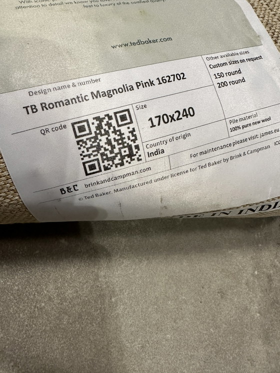 Image 1 of Ted Baker Romantischer Teppich in Magnolienrosa