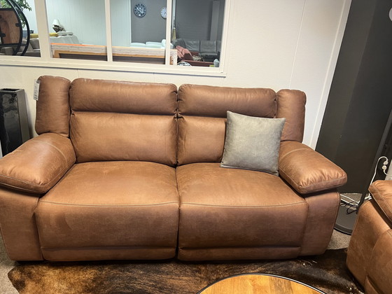 Image 1 of Zu verkaufen: Luxuriöses 2+3-Sitzer Sofa mit Relax-Funktion