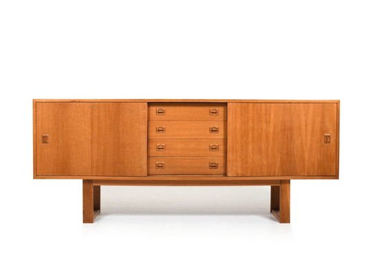 Image 1 of Dänisches Sideboard mit Kufen aus Eiche, 1960er Jahre.