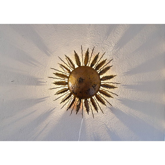 Image 1 of Deckenlampe aus gehämmertem Metall in Sonnenform, Spanien 1940