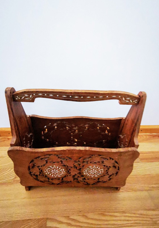 Image 1 of Zeitungsbox, 1970er Jahre. Indien, handgeschnitten mit Intarsien