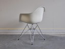 Vitra Eames DAR Sessel mit losem Kissen
