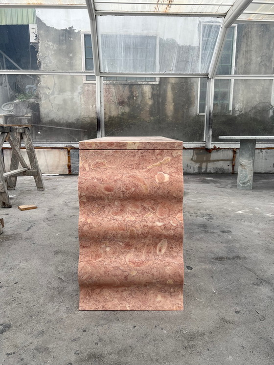 Image 1 of Skulpturaler Schreibtisch / Konsolentisch aus Travertinstein