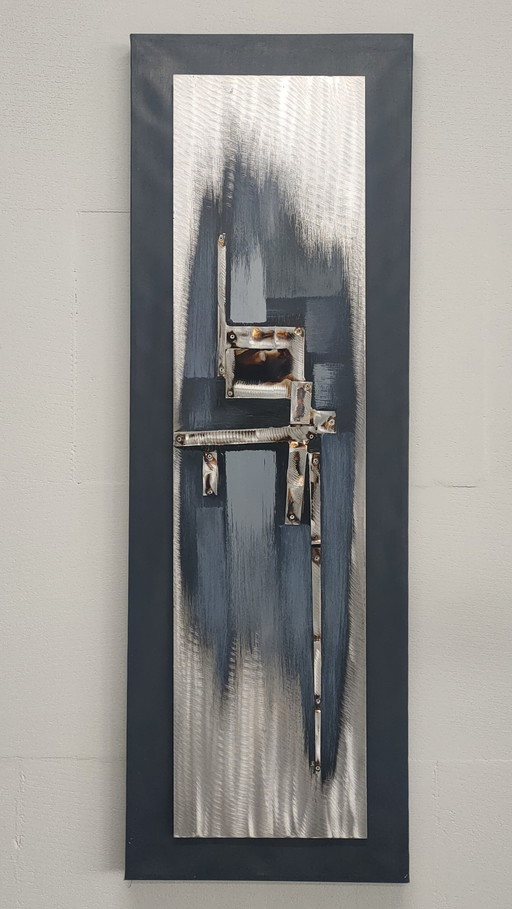 Industrielles abstraktes Kunstwerk, Metallkunstwerk auf Leinwand.