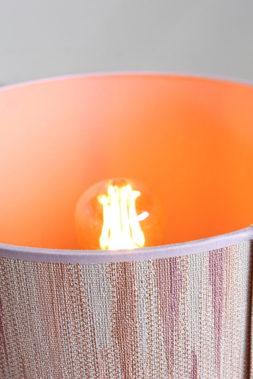 VIntage Benzin-Blitzlampe mit rosa Schirm