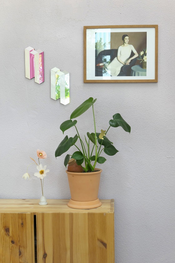 Image 1 of Spiegel 'Impossible Silver'