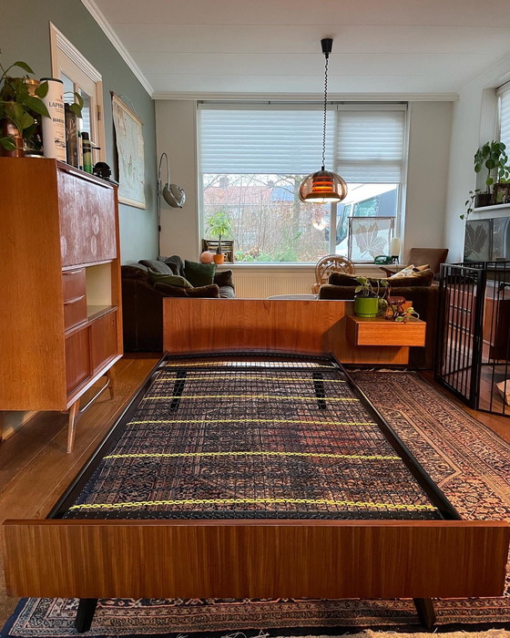 Image 1 of Bett aus der Mitte des Jahrhunderts