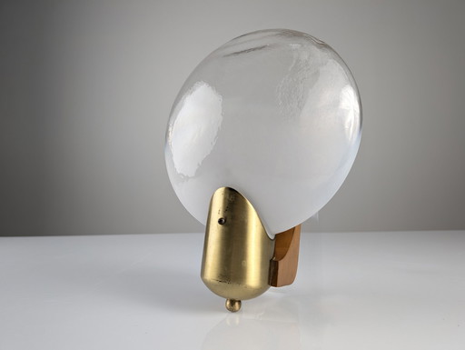 Ovale Wandlampe aus Holz, Messing und zweifarbigem Glas, Italien, 1970er Jahre