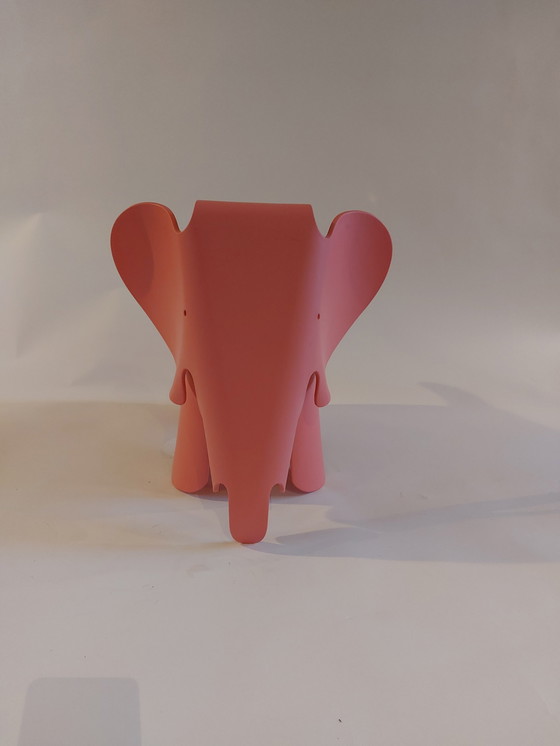 Image 1 of Schöner Hocker in Form eines Elefanten (im gleichen Stil wie Elephant von Eames)