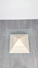 Couchtisch Pyramide aus Travertin