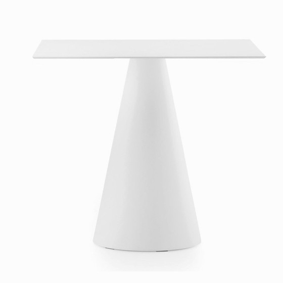 Image 1 of PEDRALI 2 Stühle und 1 Tisch, für den Innen- und Außenbereich