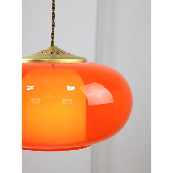 Image 1 of Vintage-Pendelleuchte aus Messing und orangefarbenem Glas, Italien 1960