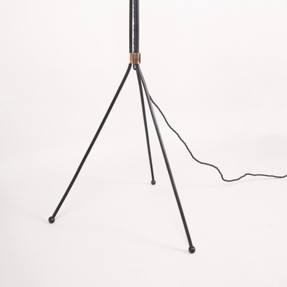 Image 1 of Vintage Stehlampe aus Metall, Messing und plissiertem Stoff auf Dreibeinfuß, Dänemark 1950er Jahre