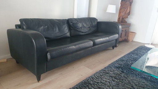 Schwarzes Ledersofa