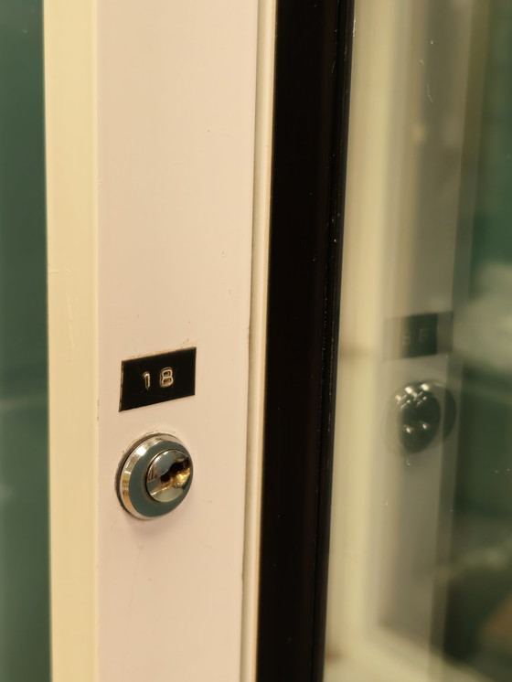 Image 1 of Vintage Vitrine Arztschrank Medizinschrank Vitrine A