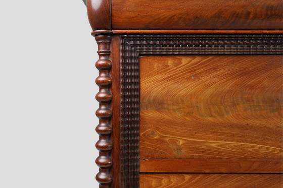 Image 1 of Französische Louis Philippe Kommode mit rosa Marmorplatte, 1850S