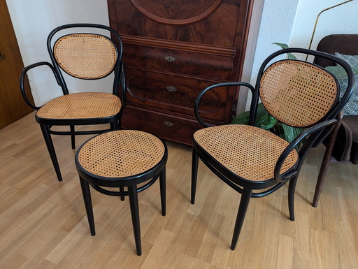 2x Thonet Stuhl und Hocker