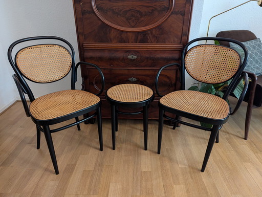 2x Thonet Stuhl und Hocker