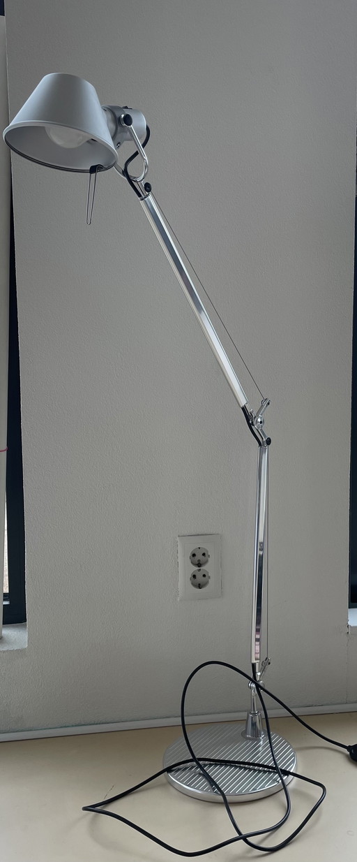 Artemide Tolomeo Tischleuchte Halo Halterung