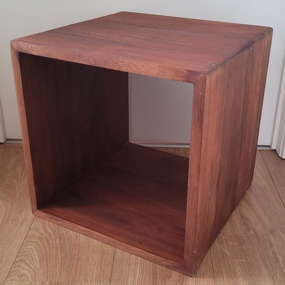 Image 1 of Schöner Würfel aus massivem Teakholz 40 x 40 cm