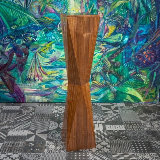 Image 1 of Kubistischer Sockel aus Nussbaumfurnier, 1913er Jahre