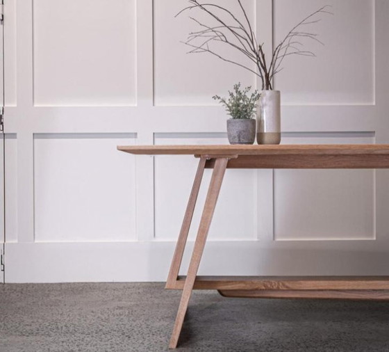 Image 1 of Maßgeschneiderter Designtisch aus Eichenholz