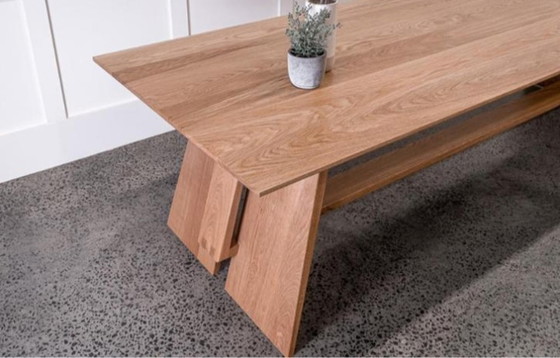 Image 1 of Maßgeschneiderter Designtisch aus Eichenholz