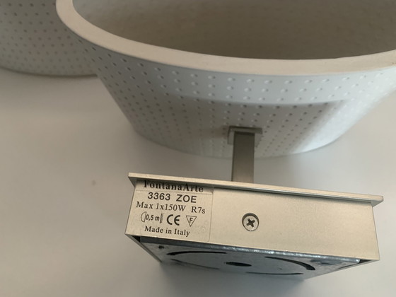 Image 1 of Fontana Arte, Typ Zoe, Wandlampen aus Porzellan auf Metallsockel.